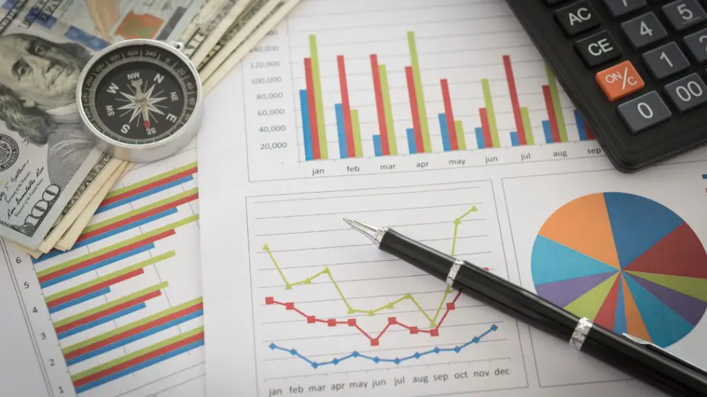 Equity Calculators vs DIY Methods Advantages and Disadvantages for Startup Founders 1568 x 882 px 1075 x 604 px 1075 x 604 px 32 Startup stories, Business guides & Marketing | Codeventures Blog Equity calculators vs DIY methods illustration 32